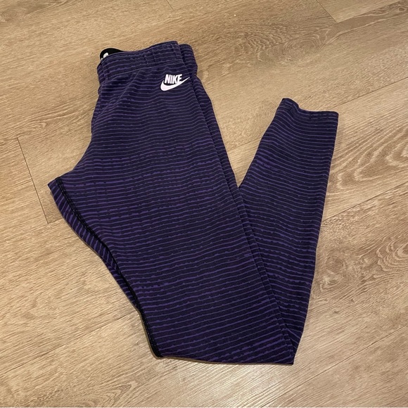 Nike Pants - Nike leggings purple small inseam 25”